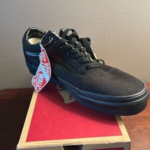 Brand New Vans Old School Canvas Shoe Black Women size 9.5.